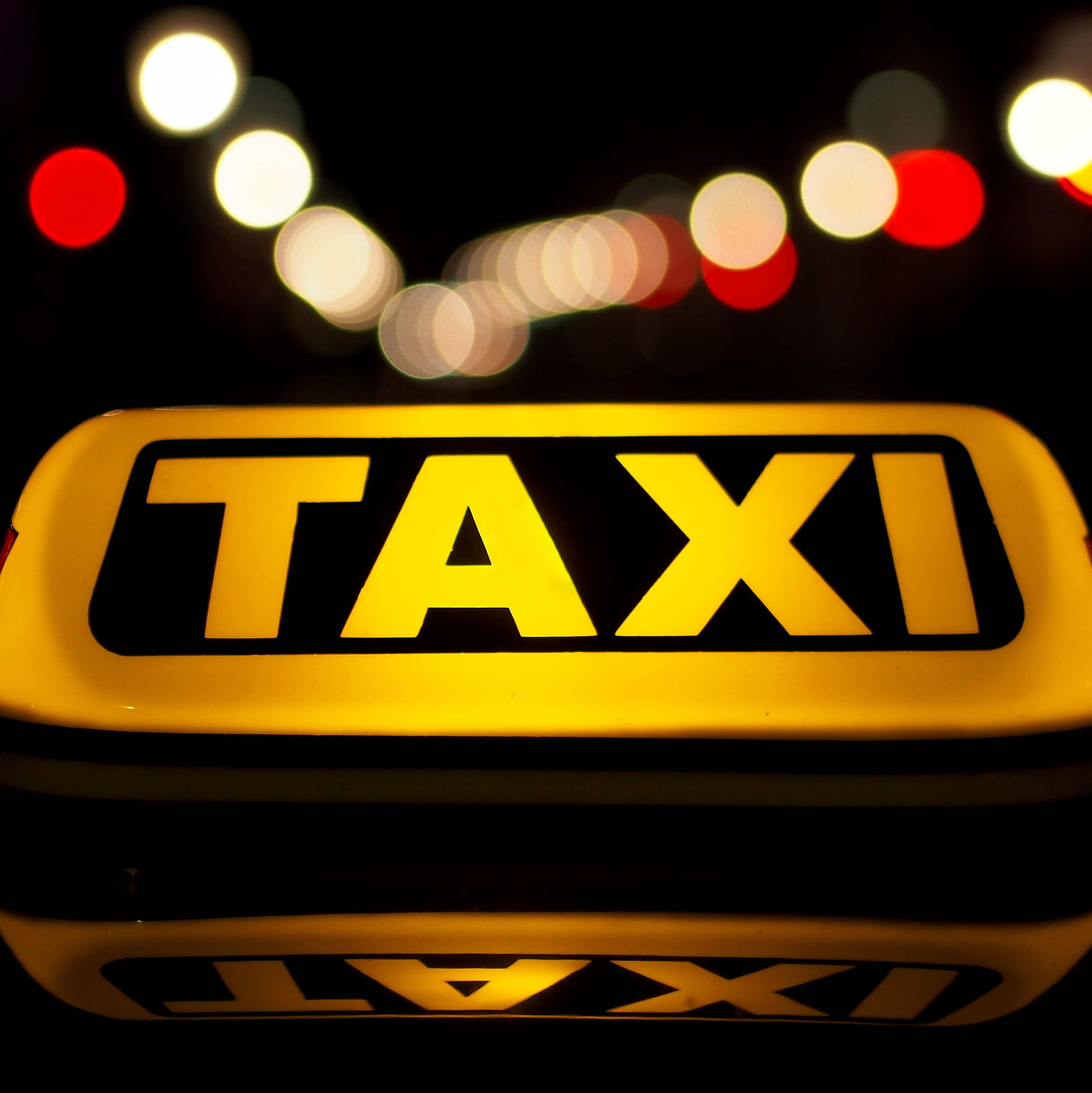 Taxis4U - Wokingham, UK